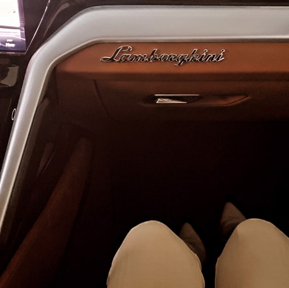 Meet your Posher, Monique! - Picture 1 of 1